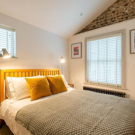 Beautiful, Central, 3 Min Walk From Beach, 2 King Doubles برايتون المظهر الخارجي الصورة