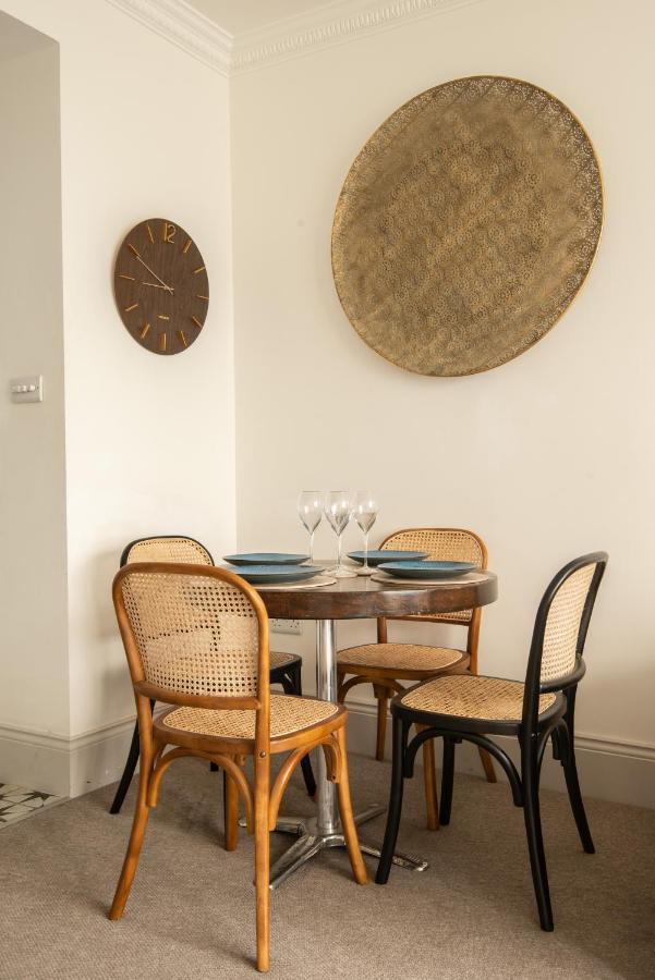 Beautiful, Central, 3 Min Walk From Beach, 2 King Doubles برايتون المظهر الخارجي الصورة