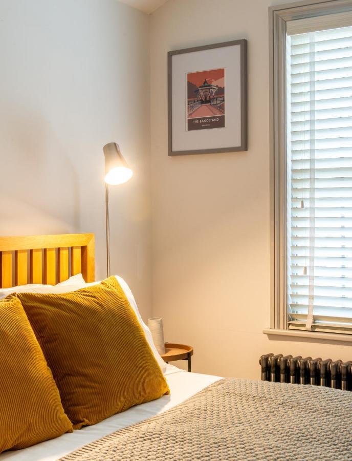 Beautiful, Central, 3 Min Walk From Beach, 2 King Doubles برايتون المظهر الخارجي الصورة