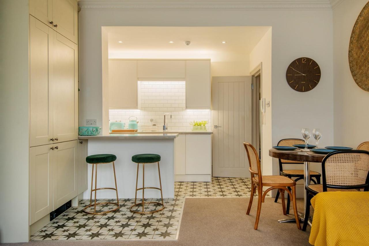 Beautiful, Central, 3 Min Walk From Beach, 2 King Doubles برايتون المظهر الخارجي الصورة