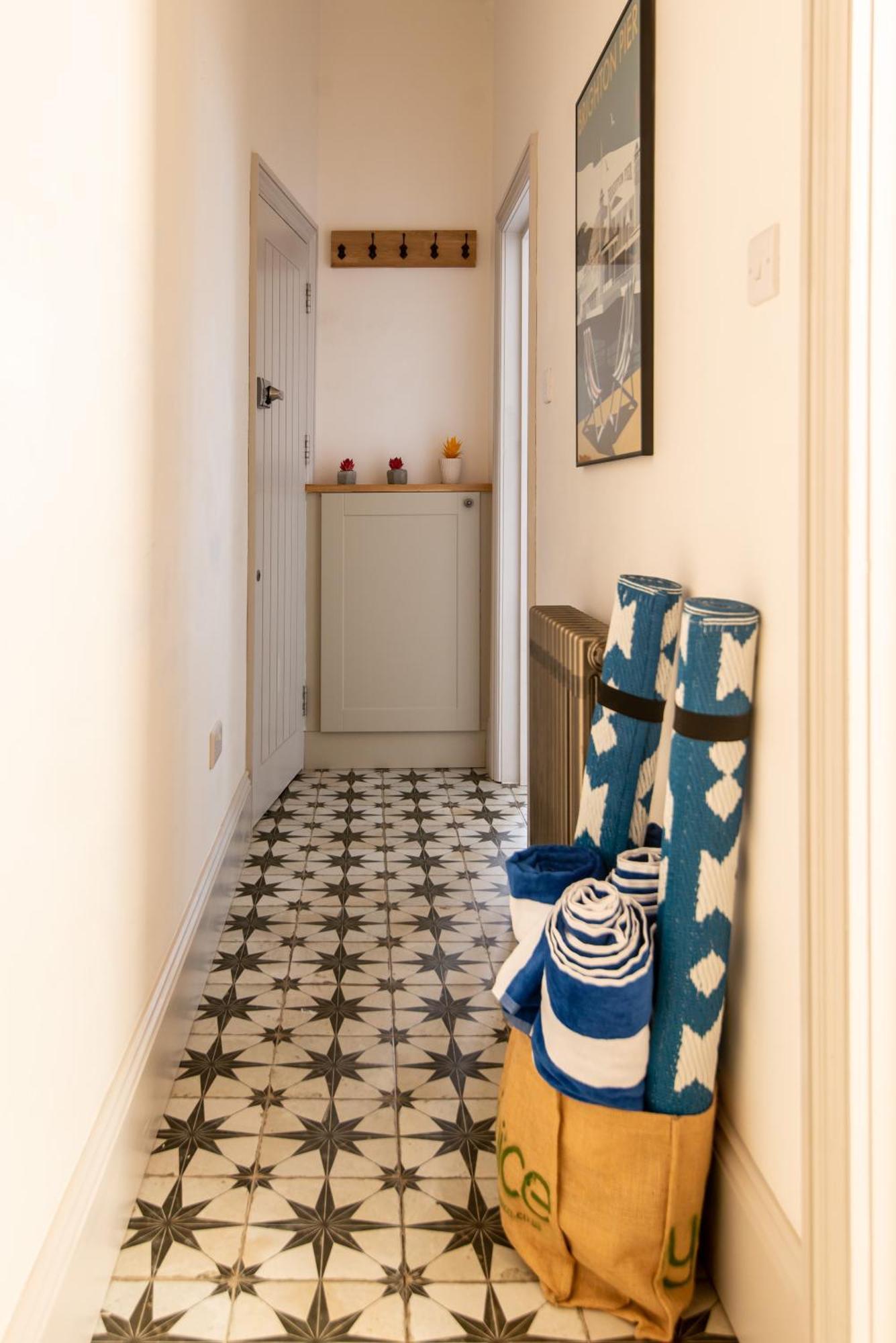 Beautiful, Central, 3 Min Walk From Beach, 2 King Doubles برايتون المظهر الخارجي الصورة